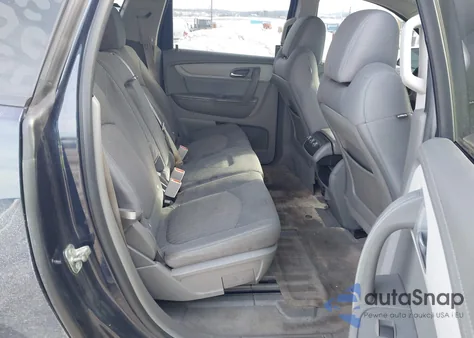 2015 Chevrolet Traverse Ls z USA, uszkodzony, nr VIN 1GNKVFKD5FJ192796